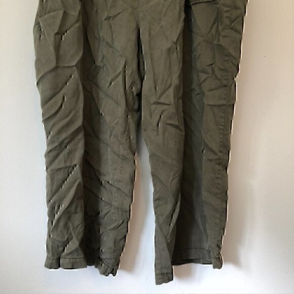 TORRID Plus Size Olive Green High Waisted Rise Paper Bag Cropped Ankle Pants 22 - Picture 4 of 11